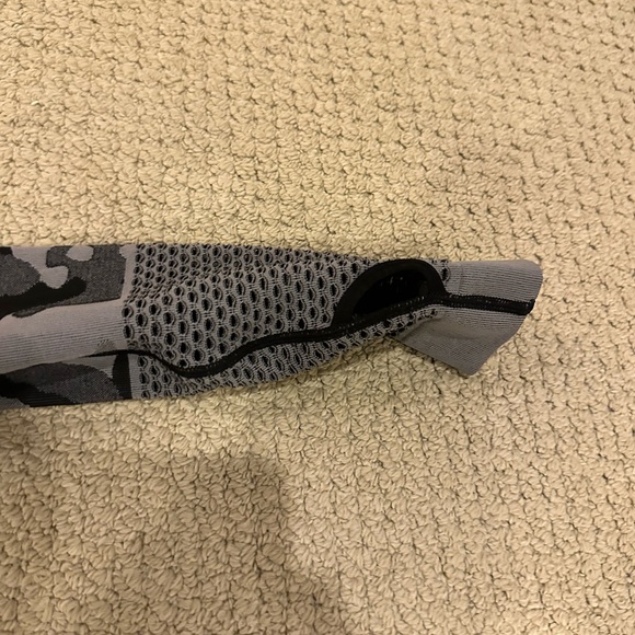 Lone Star crop top cut out long sleeve size M grey and black Camo - Picture 5 of 7